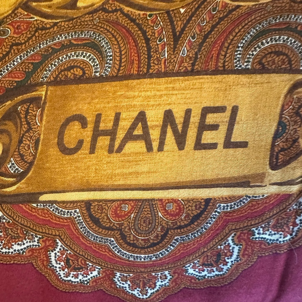 ✔️#81 Exceptionally beautiful Flawless Chanel Marama Shawl - Scarf 54” X 54” - Picture 7 of 9